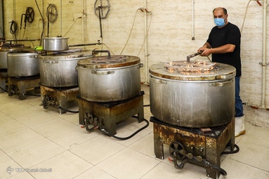 پخت و توزیع ۳ هزار پرس غذا توسط خادمین موکب علی بن موسی الرضا (ع) گلستان در عاشورای حسینی - گرگان