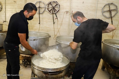 پخت و توزیع ۳ هزار پرس غذا توسط خادمین موکب علی بن موسی الرضا (ع) گلستان در عاشورای حسینی - گرگان