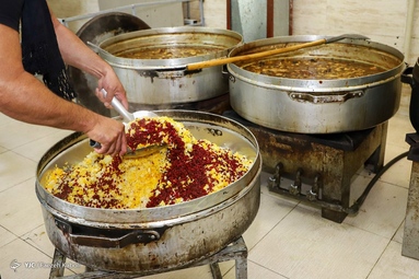 پخت و توزیع ۳ هزار پرس غذا توسط خادمین موکب علی بن موسی الرضا (ع) گلستان در عاشورای حسینی - گرگان