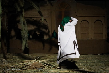 در این گزارش تصویری تعزیه امام حسین (ع) و یاران با وفایش در روز عاشورا را مشاهده می‌کنید.
