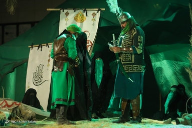 در این گزارش تصویری تعزیه امام حسین (ع) و یاران با وفایش در روز عاشورا را مشاهده می‌کنید.