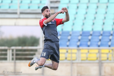 تمرین بازیکنان تیم فوتبال پرسپولیس زیر نظر مربیان خود