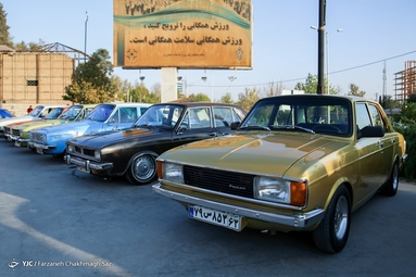 نمایش خودروهای کلاسیک در شیراز