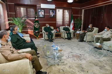 دیدار فرماندهان ارشد سپاه پاسداران با وزیر دفاع