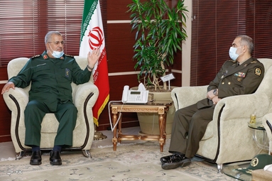 دیدار فرماندهان ارشد سپاه پاسداران با وزیر دفاع