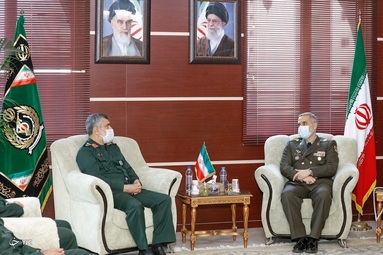 دیدار فرماندهان ارشد سپاه پاسداران با وزیر دفاع