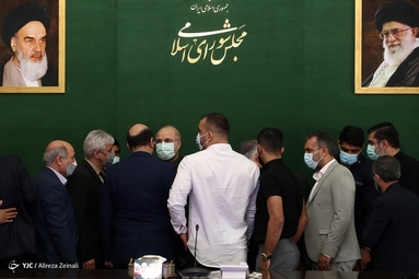 مراسم تقدیر از مدال آوران المپیک در مجلس
