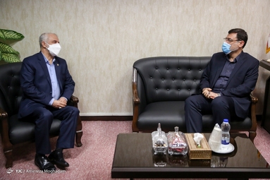 اولین روز قاضی‌زاده هاشمی در بنیاد شهید و امور ایثارگران