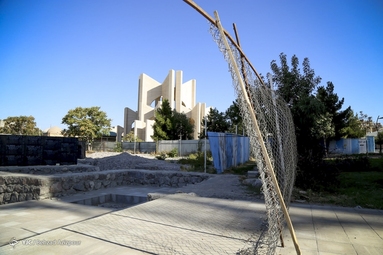 مقبره الشعرا در گیرودار تعمیر