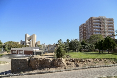 مقبره الشعرا در گیرودار تعمیر