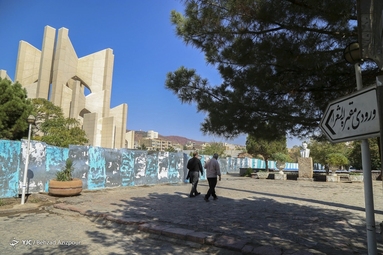 مقبره الشعرا در گیرودار تعمیر