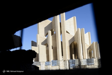 مقبره الشعرا در گیرودار تعمیر
