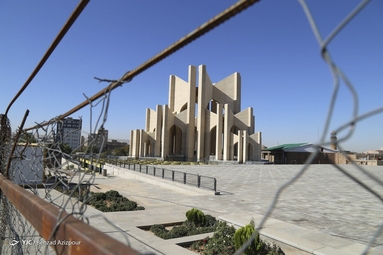 مقبره الشعرا در گیرودار تعمیر