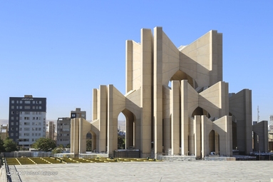 مقبره الشعرا در گیرودار تعمیر