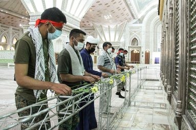 مراسم پیاده روی حرم تا حرم توسط کارکنان تیپ دوم یگان‌های ویژه ناجا از حرم حضرت عبدالعظیم حسنی (ع) تا حرم مطهر حضرت امام خمینی (ره) به مناسبت هفته دفاع مقدس
