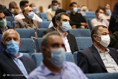 دیدار رئیس جمهور با نخبگان و خانواده ایثارگران استان ایلام