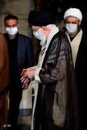 اقامه نماز بر پیکر آیت‌الله حسن‌زاده آملی توسط رهبر معظم انقلاب