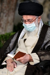 اقامه نماز بر پیکر آیت‌الله حسن‌زاده آملی توسط رهبر معظم انقلاب
