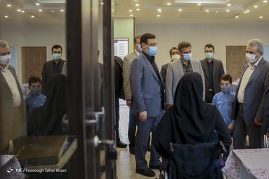 بازدید قاضی زاده هاشمی از بیمارستان روانپزشکی نیایش