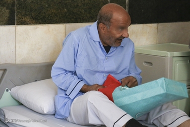 بازدید قاضی زاده هاشمی از بیمارستان روانپزشکی نیایش