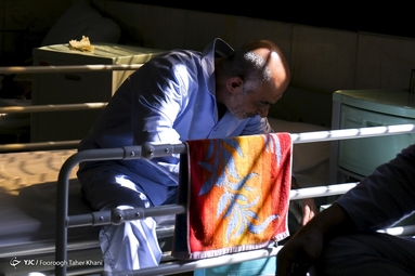بازدید قاضی زاده هاشمی از بیمارستان روانپزشکی نیایش