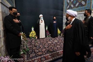 مراسم خطبه خوانی شب شهادت حضرت امام رضا (ع) - حرم مطهر رضوی