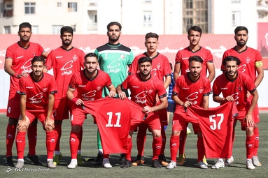 دیدار تیم های فوتبال امید استقلال و پرسپولیس با نتیجه تساوی تمام شد