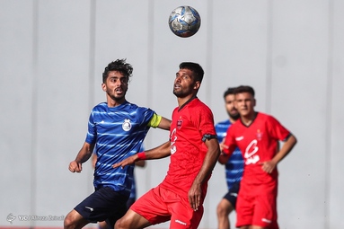 دیدار تیم های فوتبال امید استقلال و پرسپولیس با نتیجه تساوی تمام شد