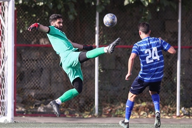 دیدار تیم های فوتبال امید استقلال و پرسپولیس با نتیجه تساوی تمام شد