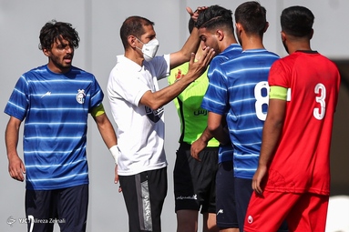 دیدار تیم های فوتبال امید استقلال و پرسپولیس با نتیجه تساوی تمام شد