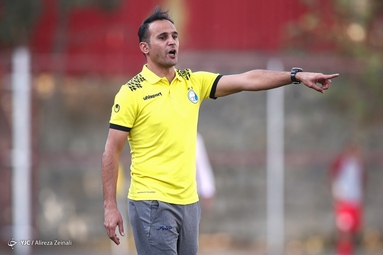 دیدار تیم های فوتبال امید استقلال و پرسپولیس با نتیجه تساوی تمام شد