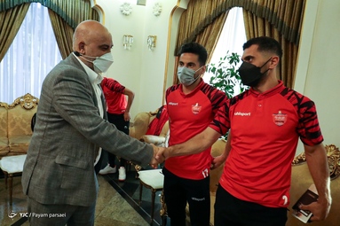 سرخپوشان راهی ریاض شدند