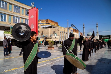 دسته عزاداری شهادت امام عسکری (ع) با حضور عزادارن اهل بیت - حرم حضرت معصومه (س)
