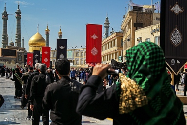 دسته عزاداری شهادت امام عسکری (ع) با حضور عزادارن اهل بیت - حرم حضرت معصومه (س)