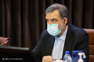 محسن رضایی معاون هماهنگی اقتصادی رییس جمهور در بازدید از طرح های صنعتی استان خوزستان
