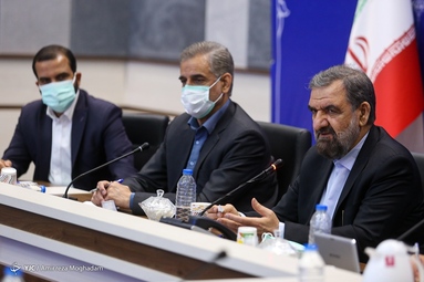 محسن رضایی معاون هماهنگی اقتصادی رییس جمهور در جلسه قرارگاه بازسازی مناطق زلزله زده اندیکا