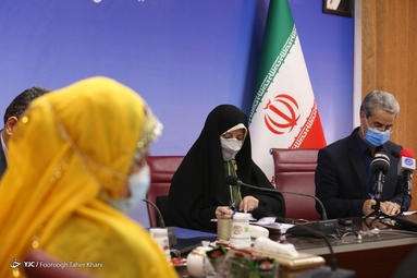 مراسم امضای تفاهم نامه معاونت امور زنان و خانواده و معاونت توسعه روستایی و مناطق محروم و تجلیل از برخی زنان روستایی