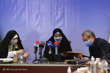 مراسم امضای تفاهم نامه معاونت امور زنان و خانواده و معاونت توسعه روستایی و مناطق محروم و تجلیل از برخی زنان روستایی