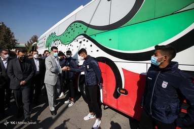 دیدار دوستانه دو تیم «منتخب فدراسیون فوتبال» و «پیشکسوتان شهدای چوار ۶۵ ایلام» با حضور قاضی‌زاده هاشمی، معاون رئیس‌جمهور و رئیس بنیاد شهید و امور ایثارگران