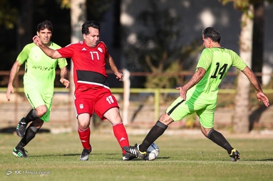 دیدار دوستانه دو تیم «منتخب فدراسیون فوتبال» و «پیشکسوتان شهدای چوار ۶۵ ایلام» با حضور قاضی‌زاده هاشمی، معاون رئیس‌جمهور و رئیس بنیاد شهید و امور ایثارگران