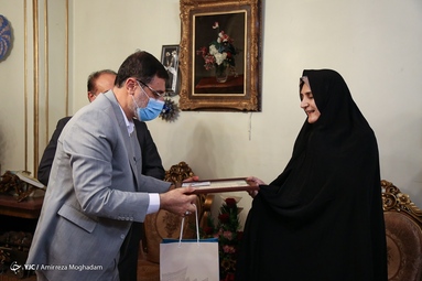 دیدار رییس بنیاد شهید و فرمانده نیروی دریایی ارتش با خانواده شهدا و جانبازان اهل تسنن