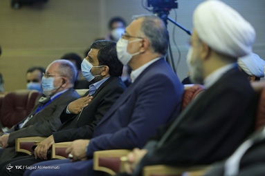 بازدید میهمانان خارجی سی‌وپنجمین کنفرانس وحدت از برج میلاد