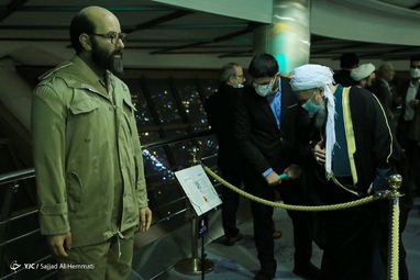 بازدید میهمانان خارجی سی‌وپنجمین کنفرانس وحدت از برج میلاد