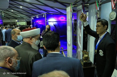 بازدید میهمانان خارجی سی‌وپنجمین کنفرانس وحدت از برج میلاد