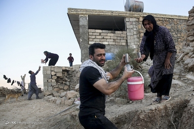 امداد رسانی گروه جهادی به روستاهای شهرستان اندیکا 