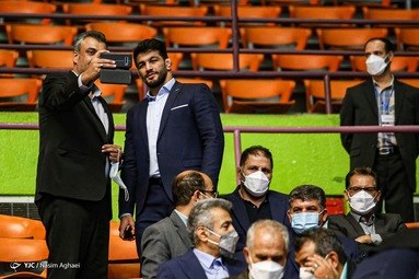 مراسم اهدای بازوبند پهلوانی سال ۱۴۰۰ و تجلیل از مدال آوران المپیک و پارالمپیک