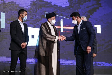 مراسم اهدای بازوبند پهلوانی سال ۱۴۰۰ و تجلیل از مدال آوران المپیک و پارالمپیک