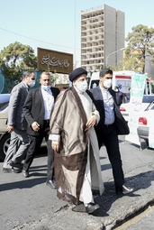 حضور رئیس جمهور در جایگاه توزیع سوخت