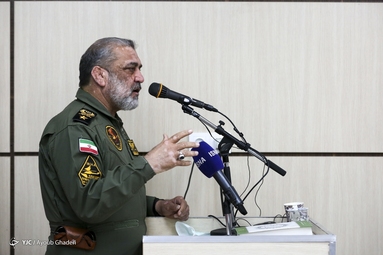 مراسم بهره‌برداری از هواپیمای فرندشیپ تازه بازآمد شده هوانیروز