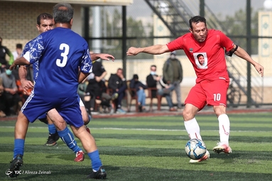 بازی دربی تیم پیشکسوتان استقلال و پرسپولیس در فینال جام شهید طهرانی